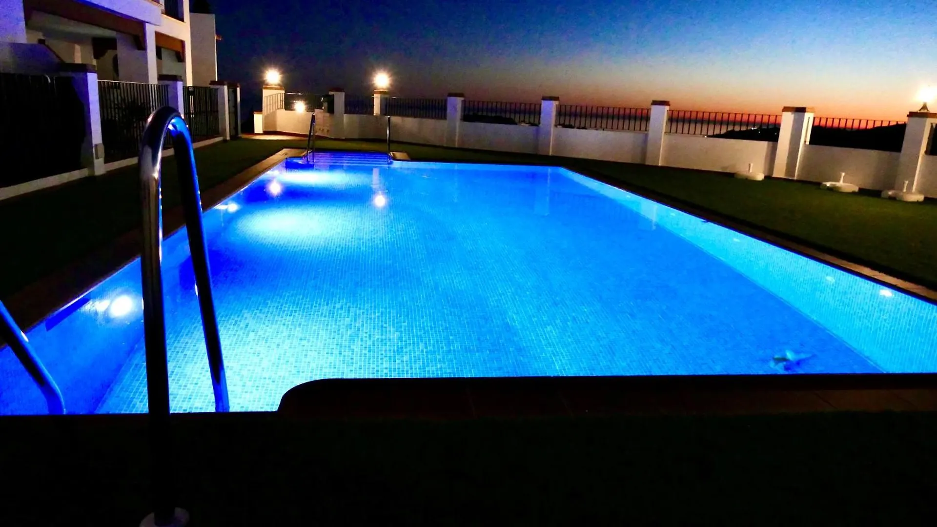 Casita Frigiliana - Stunning New Apartment With Views With Private Parking Space