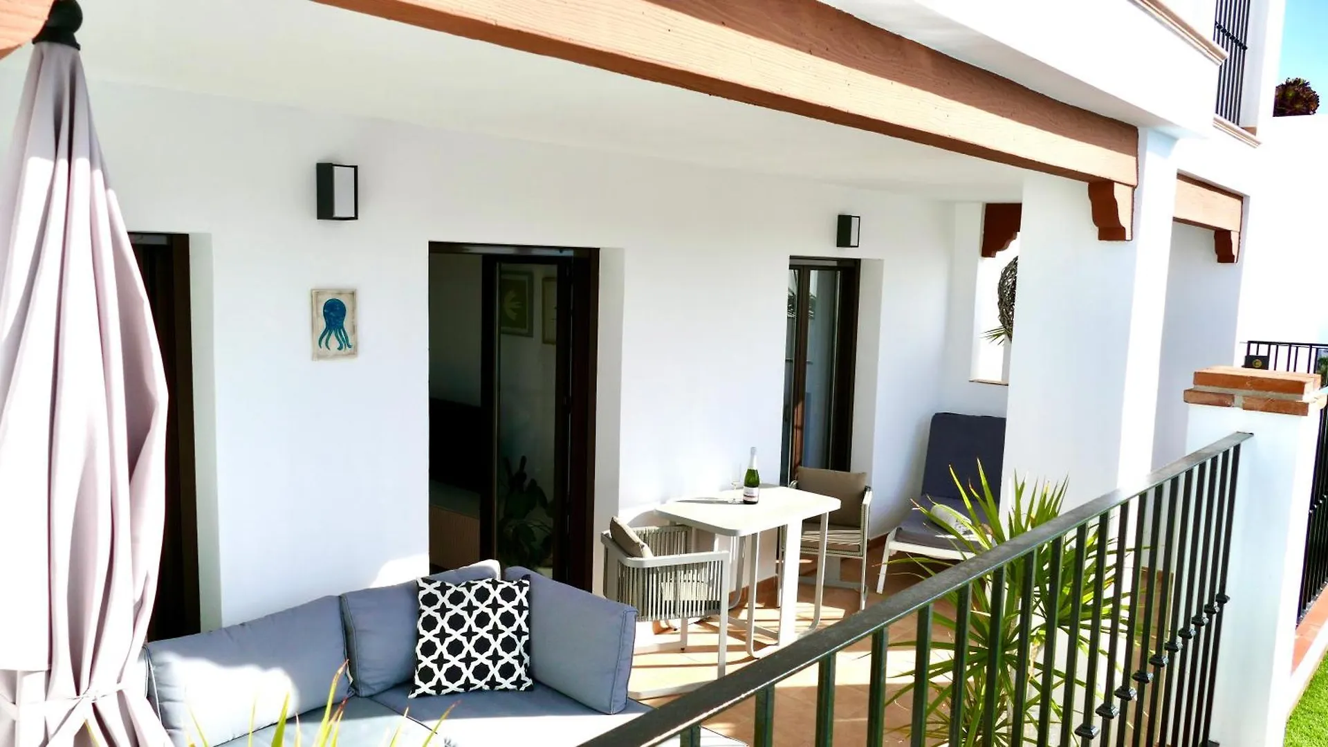 Casita Frigiliana - Stunning New Apartment With Views With Private Parking Space Spanyolország