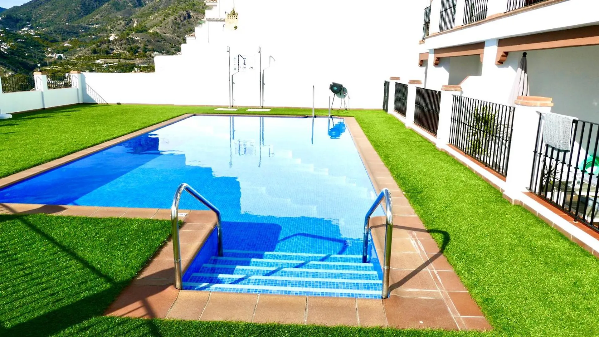 Casita Frigiliana - Stunning New Apartment With Views With Private Parking Space
